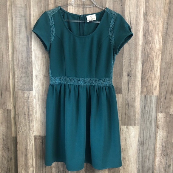 Pins & Needles Dresses & Skirts - 🏷 UO Pins & Needles Crepe Lace Green Inset Dress